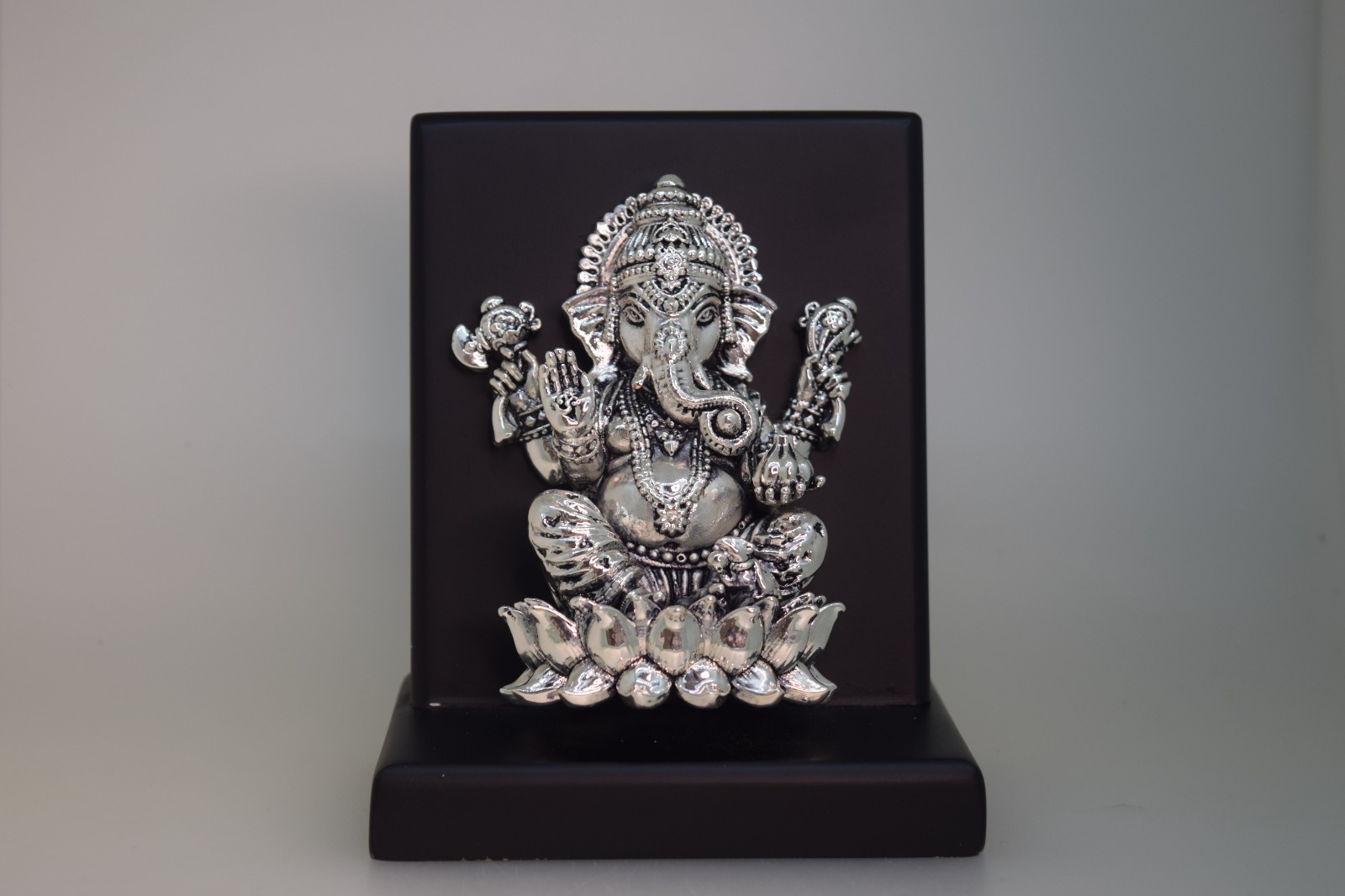 Suraj Bhan Jewellery Hub - 3D Silver Lotus Seated Ganesha Frame